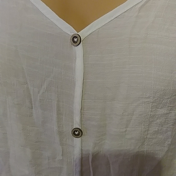 New Flutter sleeve, front tie , pull-over, lace trimmed, sheer TOP - Picture 3 of 4